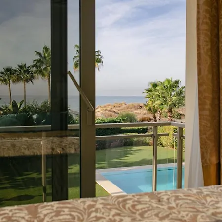 Villa Magnificent On The Beachfront Malaga Marbella