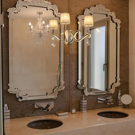 Villa Magnificent On The Beachfront Malaga *